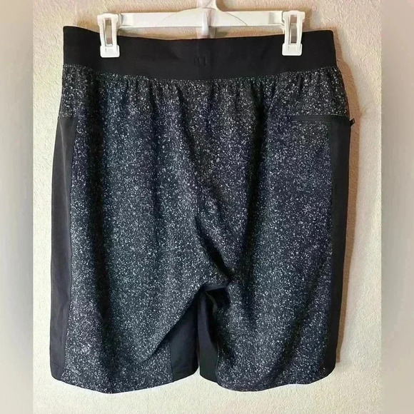 Lululemon T.H.E. Short Linerless 11" Inked Light Cast Black M7Y05S size large - Picture 3 of 5